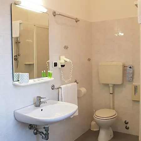 فندق Terme Di Castel San Pietro كاستيل سان بييترو تي